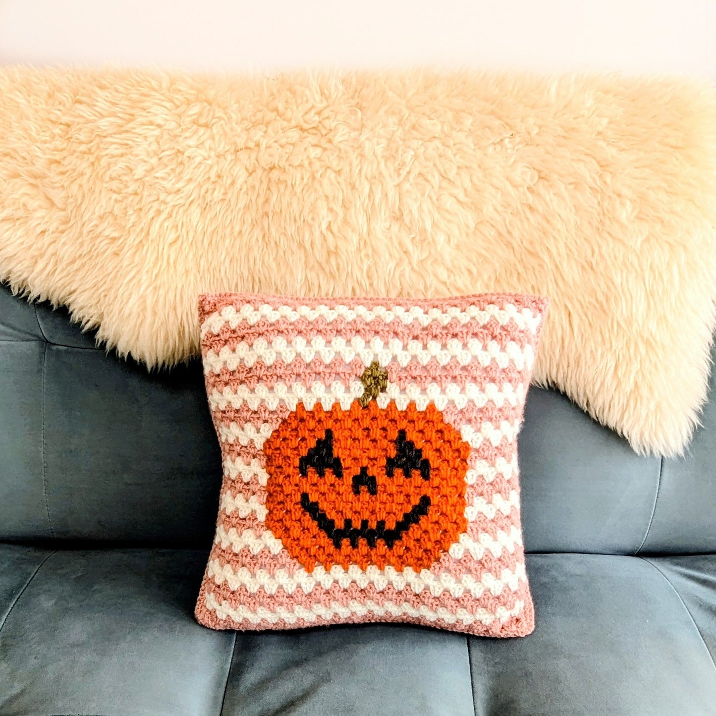 Pumpkeen cushion crochet pattern - Downloadable PDF